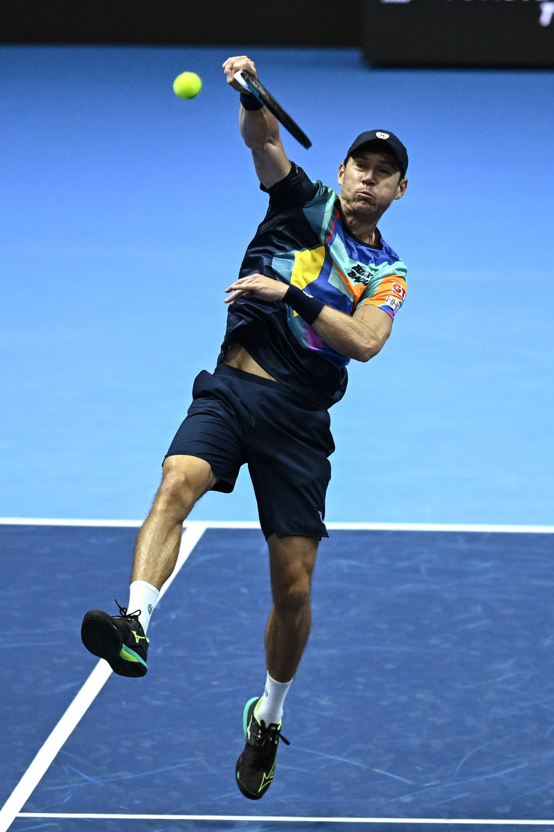 奥地利队轻取波兰队,马龙点燃赛场 奥地利队轻取波兰队,马龙点燃赛场