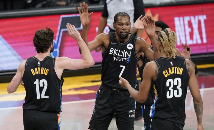 开云体育登录-鹈鹕鏖战篮网，詹姆斯刷新纪录